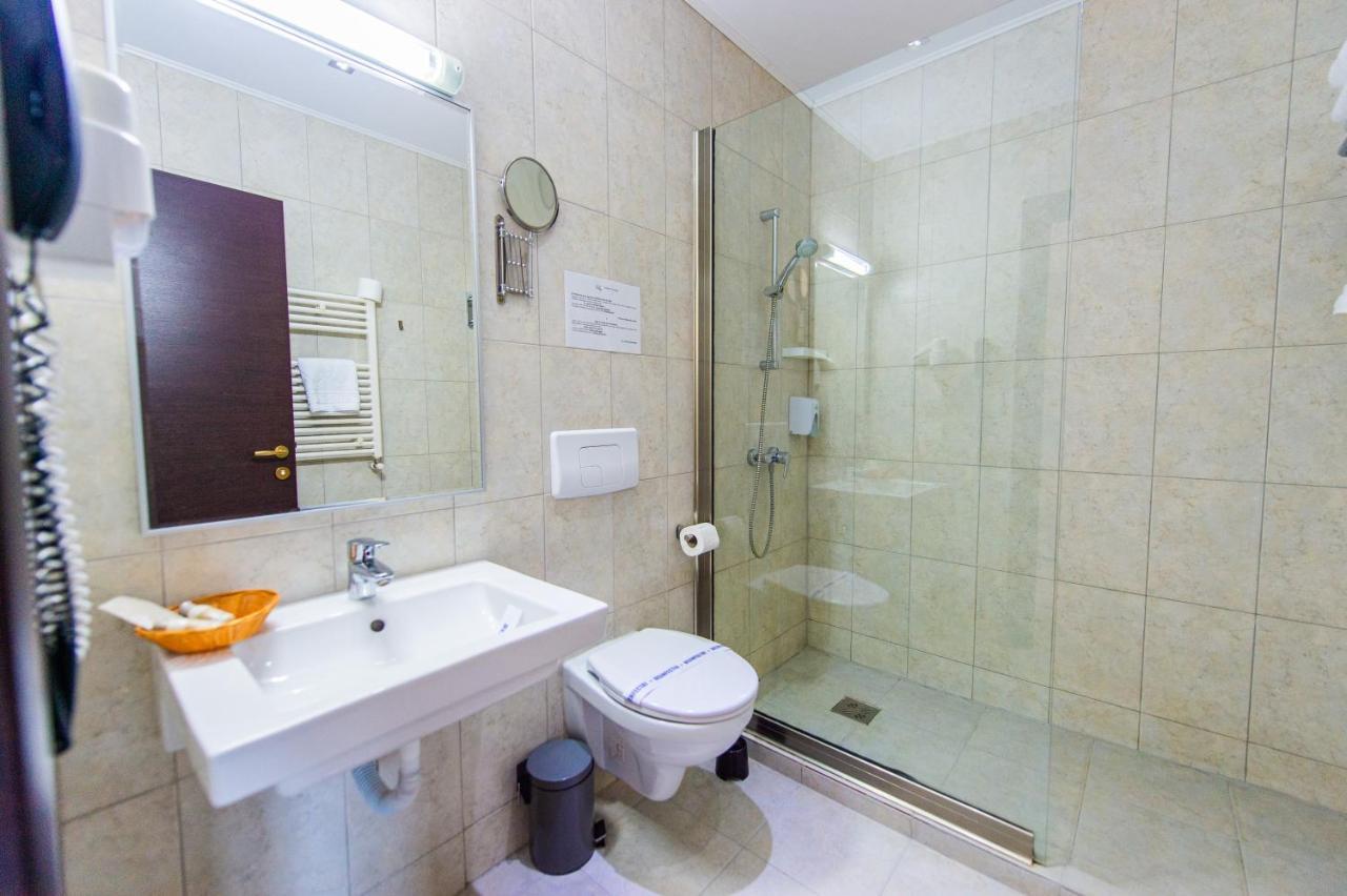 Hotel Prestige มามายา ภายนอก รูปภาพ