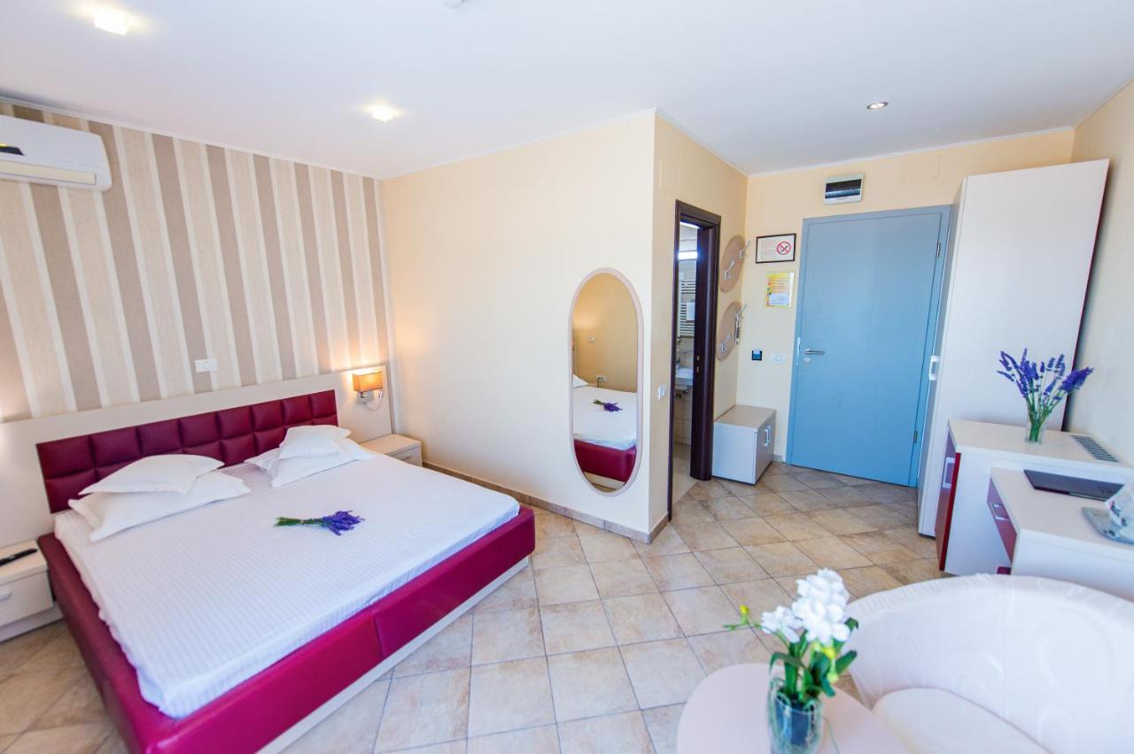 Hotel Prestige มามายา ภายนอก รูปภาพ